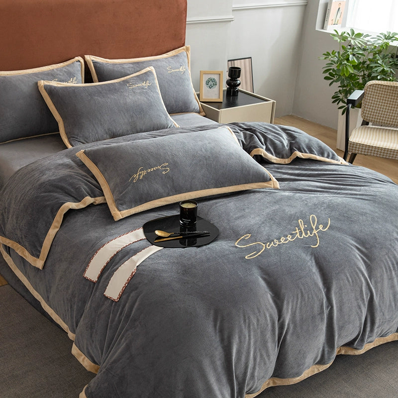Winter Double-Sided Flannel Bedding 4-Piece Set